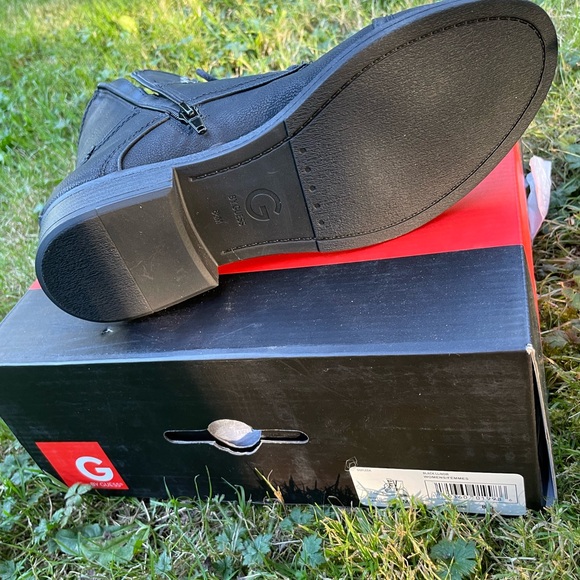 New in box guess boots 8.5 - Picture 6 of 8